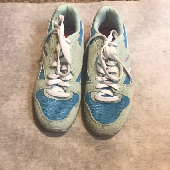 Reebok kids shoe - Picture 2 of 6